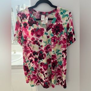 Heimish NWT Vneck ITY fabric